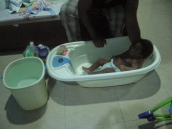 How to bath a newborn baby Nigerian style 