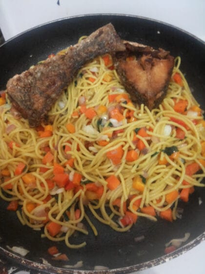 Spaghetti with fish and vegetables