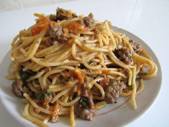 How to cook minced meat spaghetti with vegetables ...